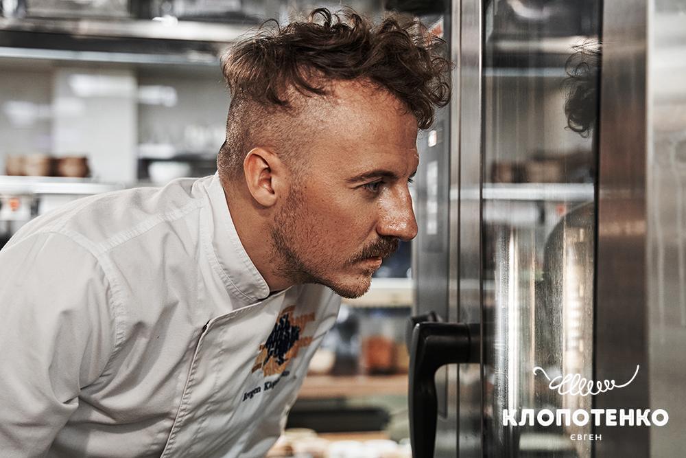 Ті самі оладки: Євген Клопотенко дізнався автентичний рецепт балаклійських оладок, якими пригощали ЗСУ