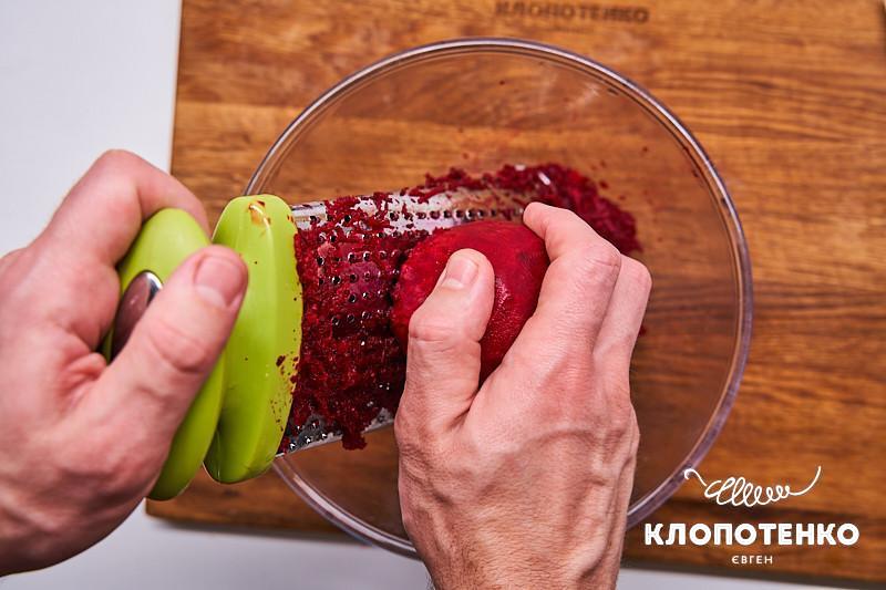 паштет з курячої печінки та бурякового соку