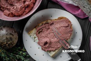 паштет з курячої печінки та бурякового соку 