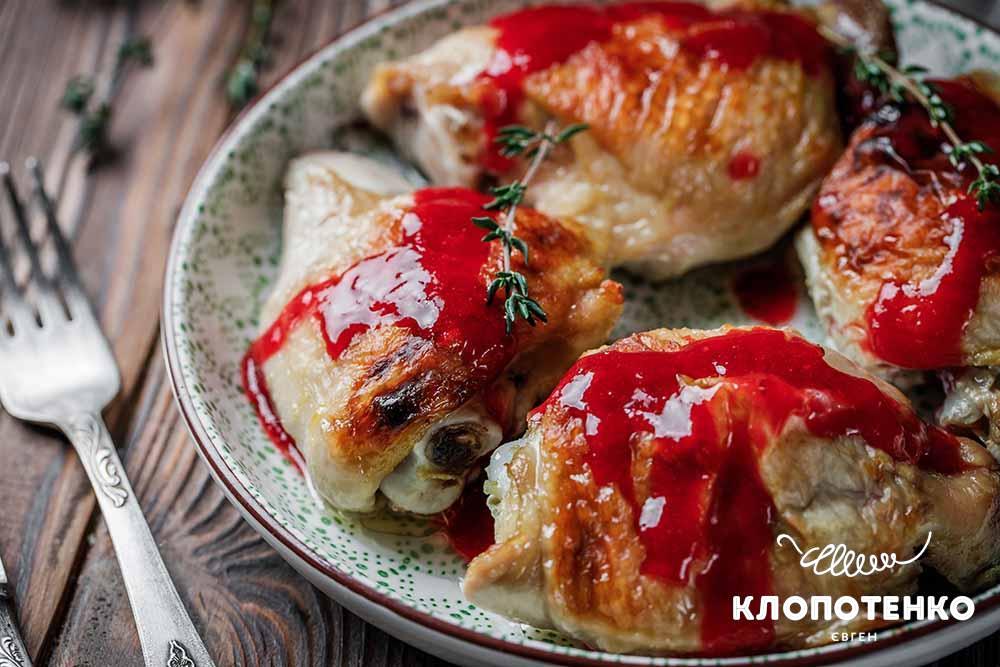 Запечені курячі стегна