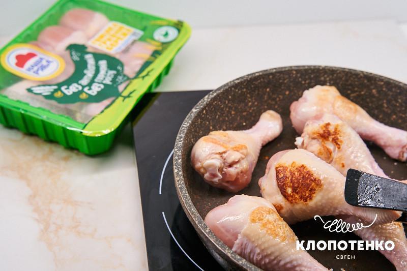 Рецепт курячих гомілок з овочами