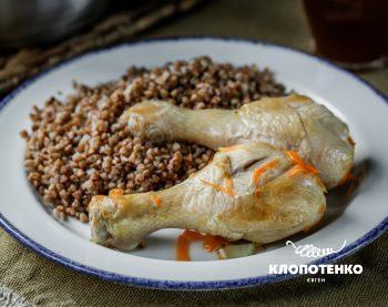 Рецепт курячих гомілок з овочами