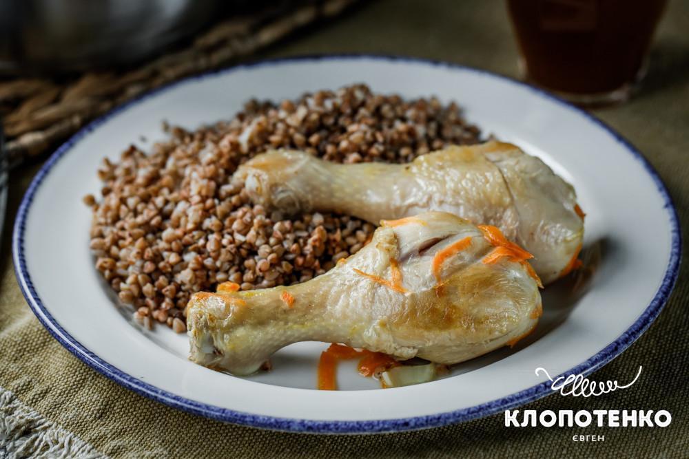 Рецепт курячих гомілок з овочами