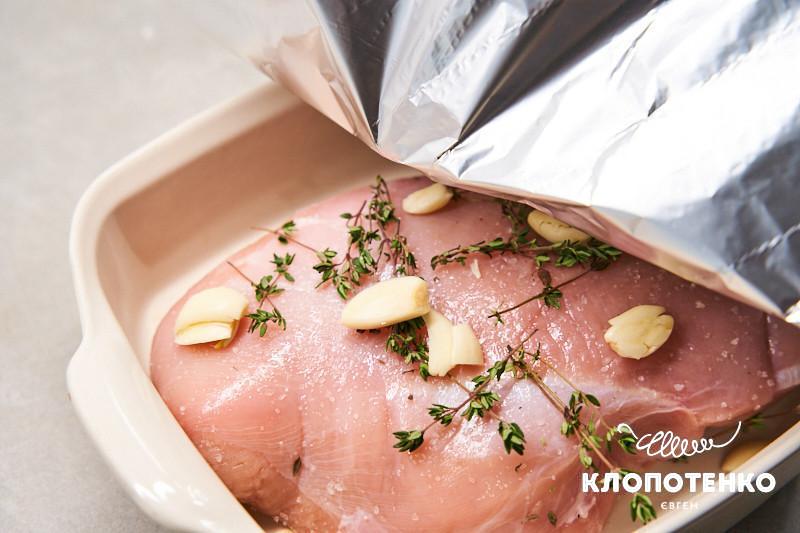 Філе індички в духовці з соусом Грейві