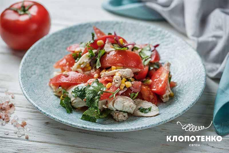 Салат з куркою та моцарелою