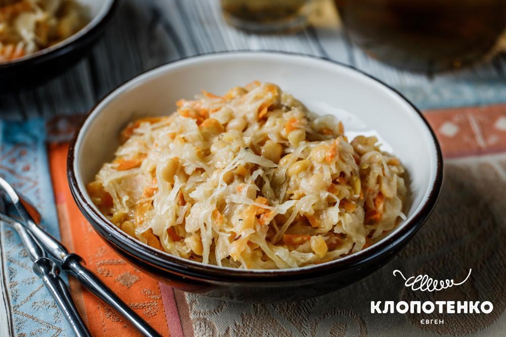 Як приготувати тушковану капусту з горохом