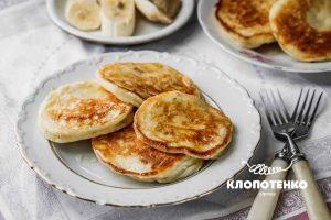 Оладки з бананом на кефірі
