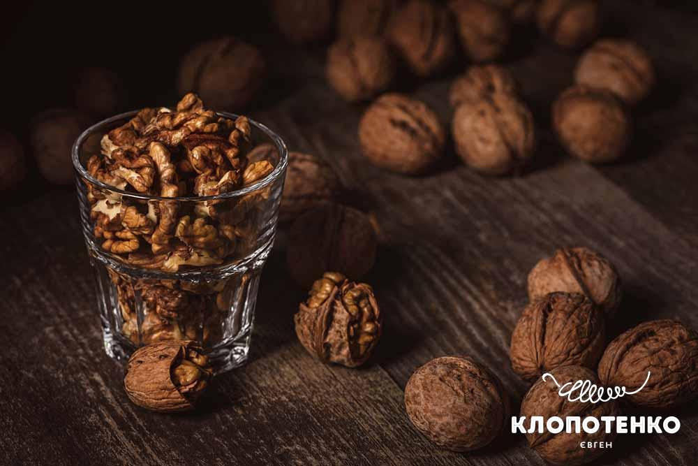 Як правильно зберігати горіхи