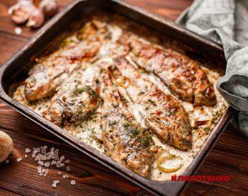 Карасі в сметані