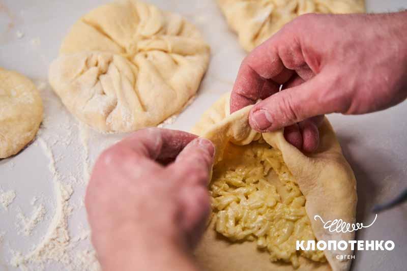 Сформуйте хачапурі