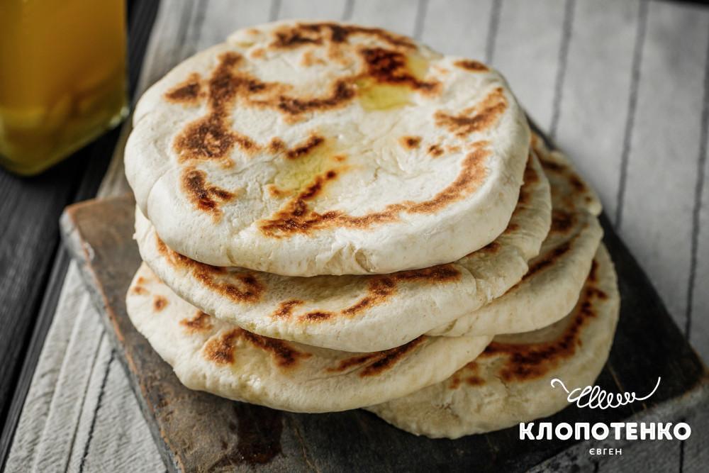 Хліб на сковорідці наан