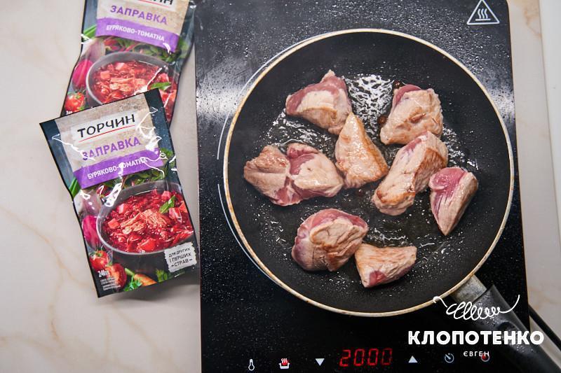 Класичний борщ з томатно-буряковою заправкою