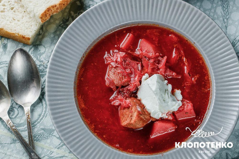 Класичний борщ з томатно-буряковою заправкою