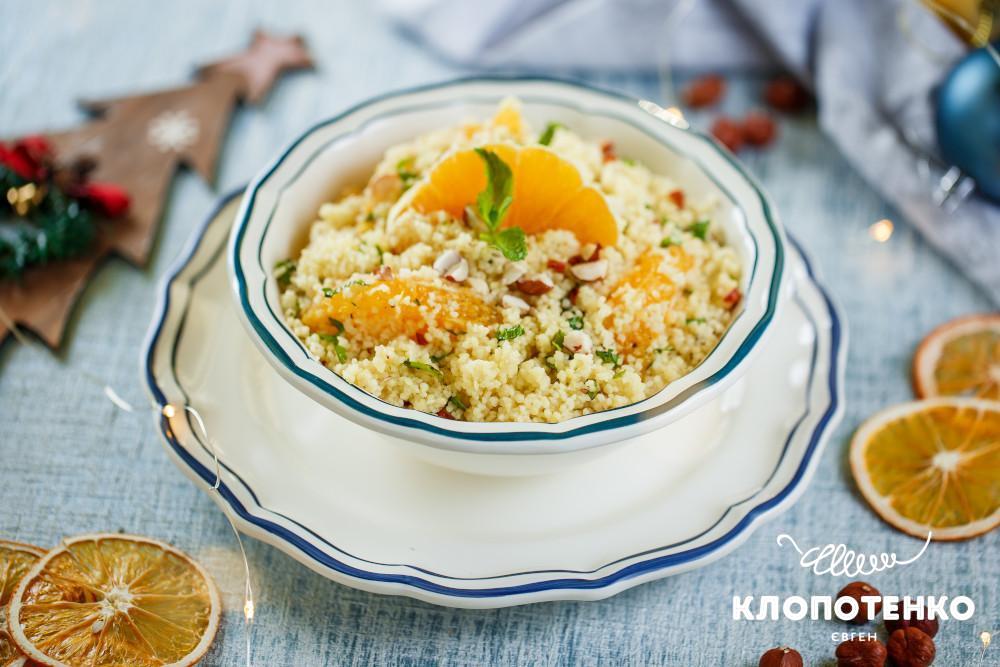 Кускус з яйцем пашот