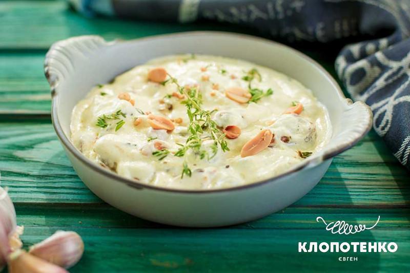 Мідії з салатом Коул Слоу
