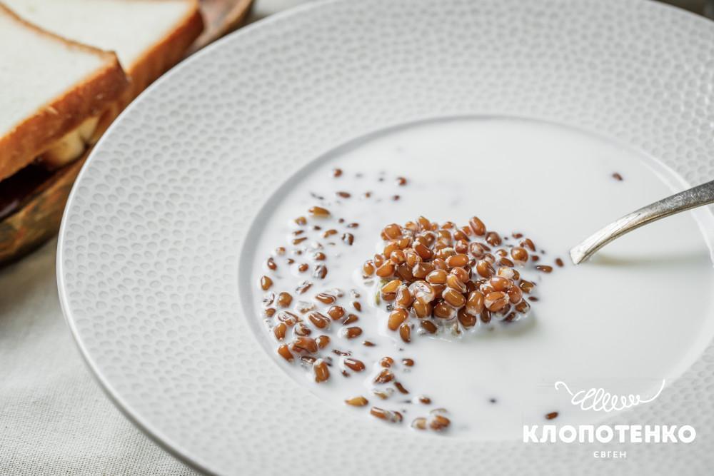 Молочна каша з пшеницею