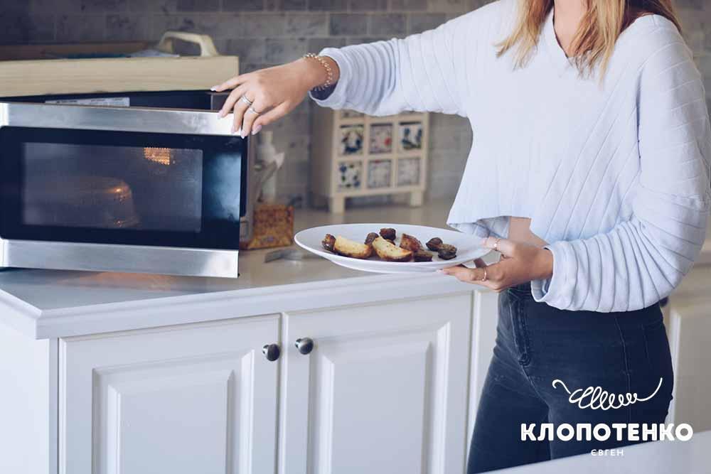 П'ять продуктів, які краще ніколи не розігрівати