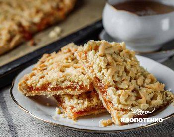 Тертий пиріг на смальці