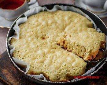 бісквіт на сковороді