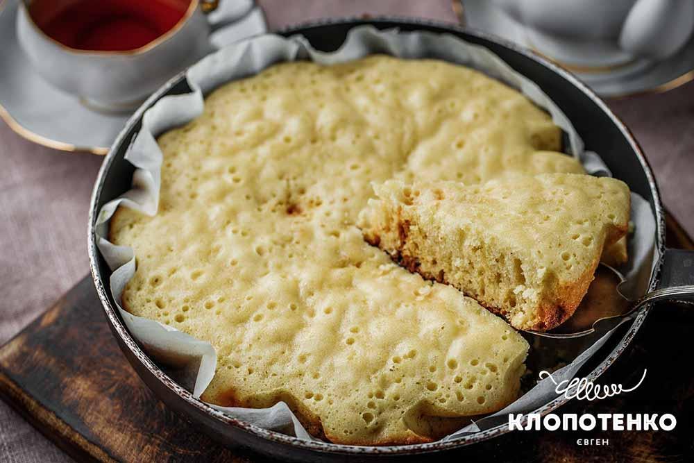 Бісквіт на сковороді