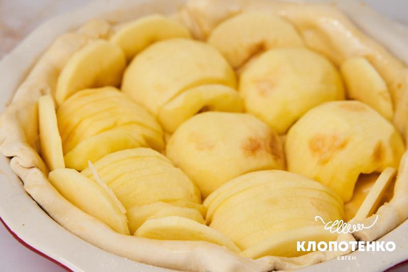 пиріг з яблуками з листкового тіста