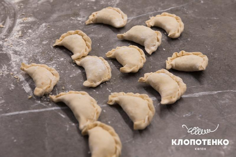 Сформовані пиріжки