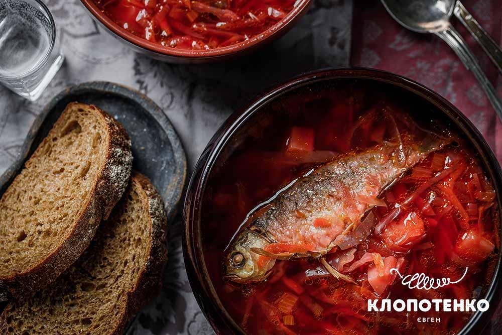 Борщ з карасями