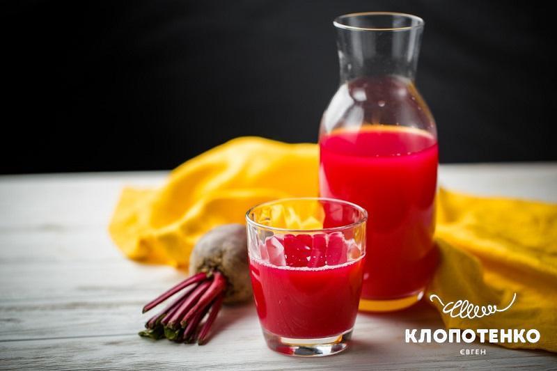 Буряковий квас фарбує борщ