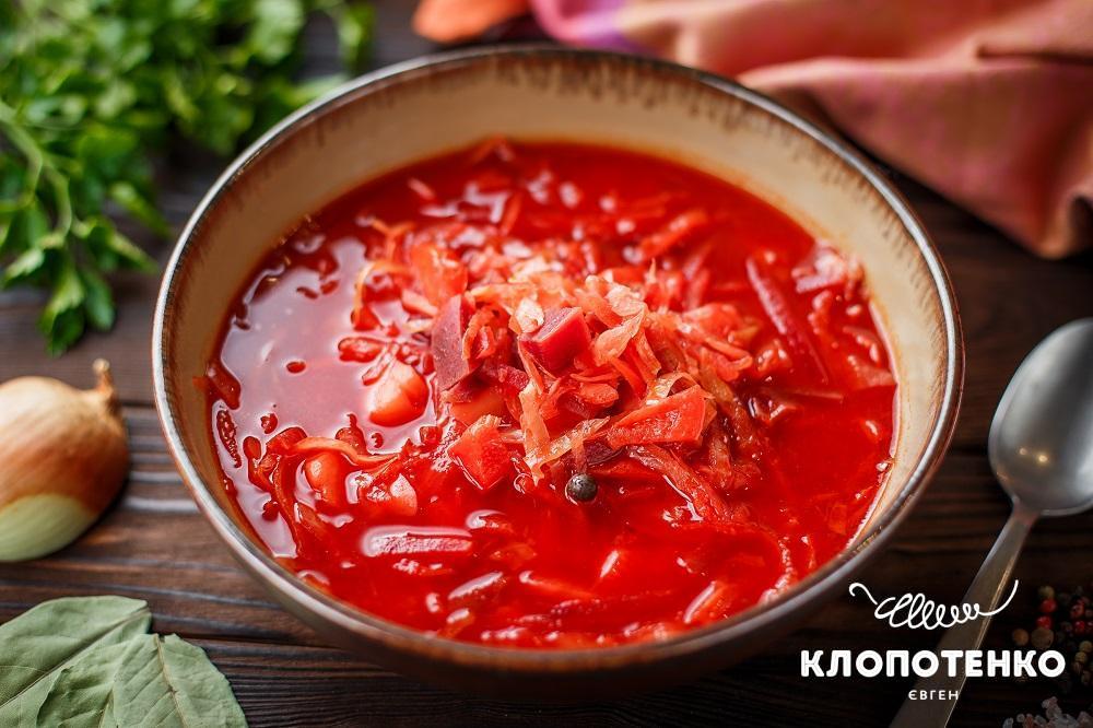 Червоний пісний борщ