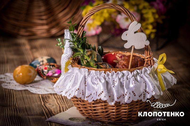 Кошик прикрашений тканиною