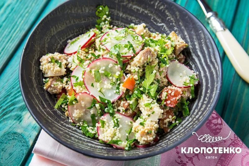 Салат з редискою і куркою