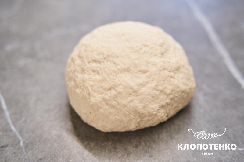 Замісіть тісто