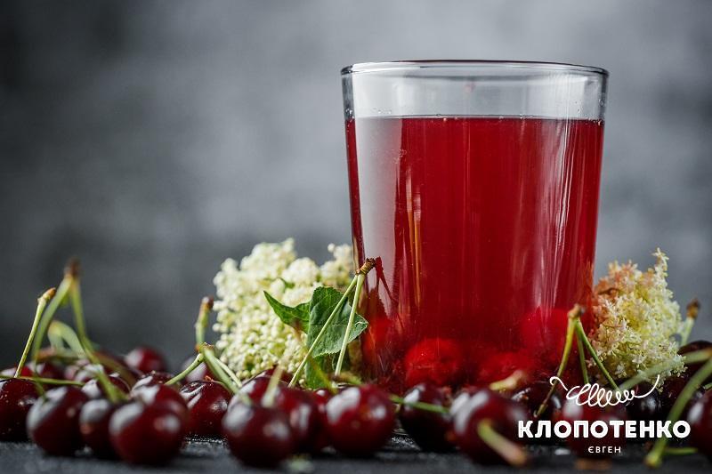 Компот з вишні