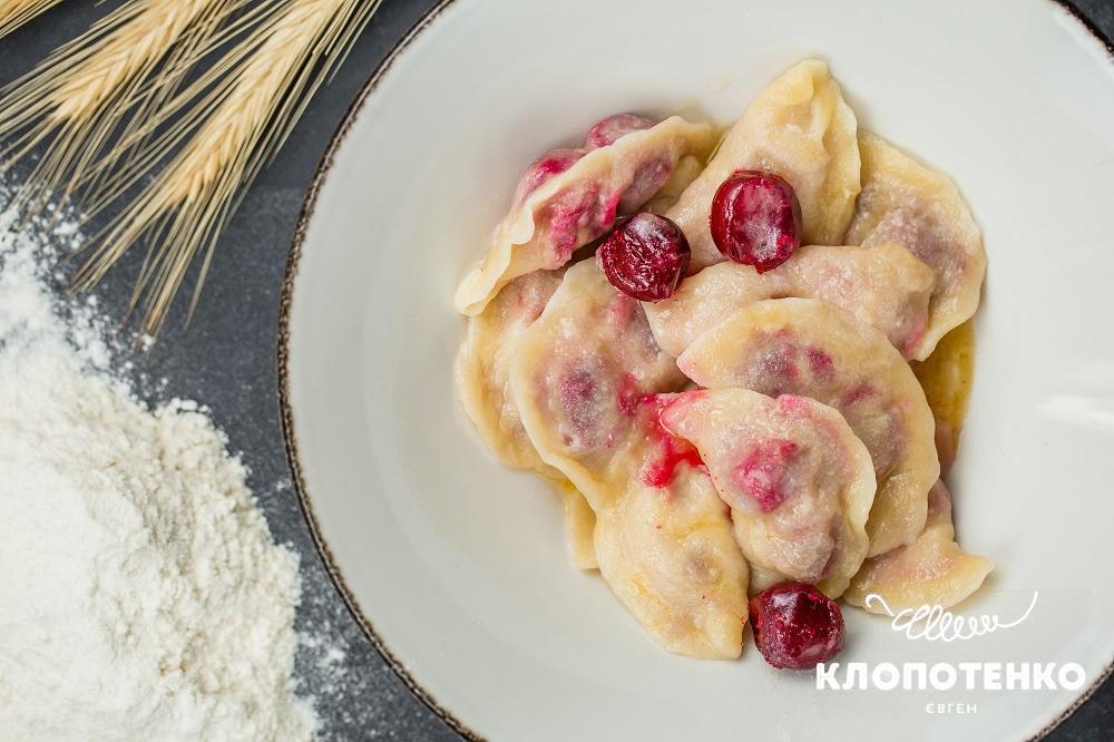Вареники з вишнями
