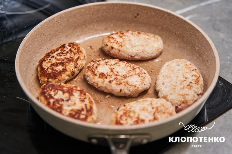 Свинячі котлети