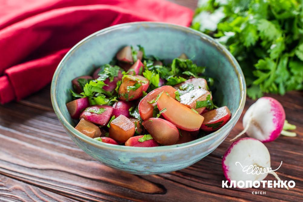 Смажена редиска з соєвим соусом