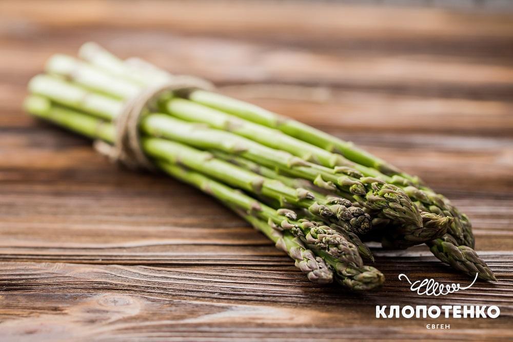 Як зберігати спаржу в холодильнику