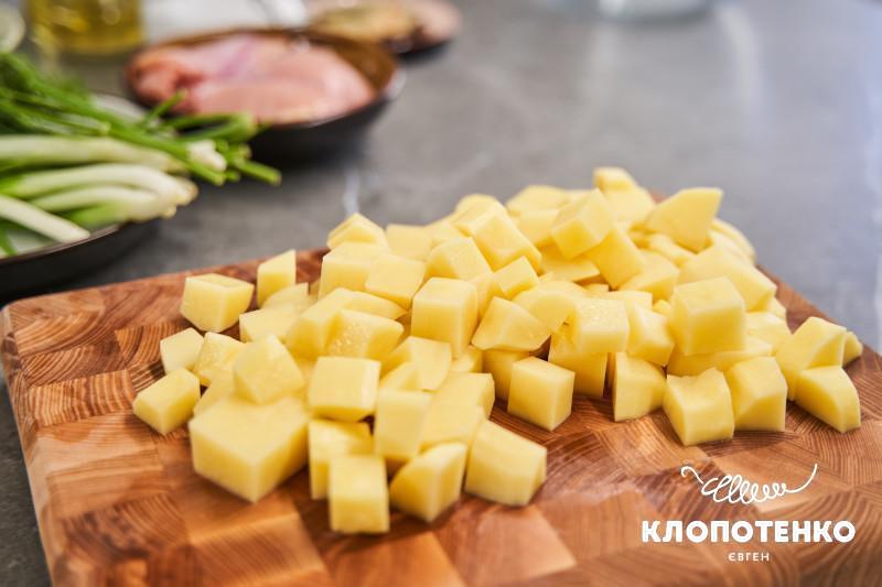Зелений борщ з кропивою