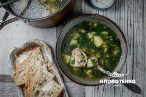 Зелений борщ з кропивою