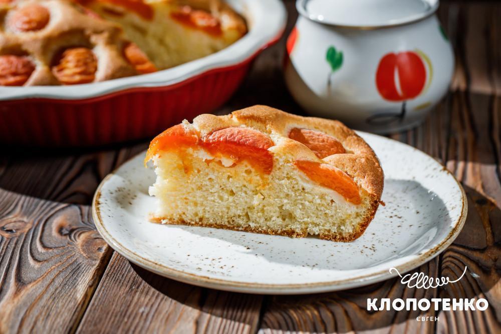 Пиріг з абрикосами