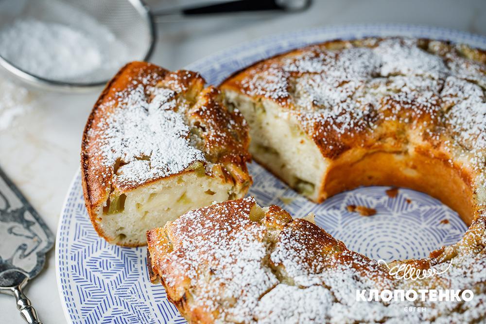 Пиріг з ревенем на кефірі