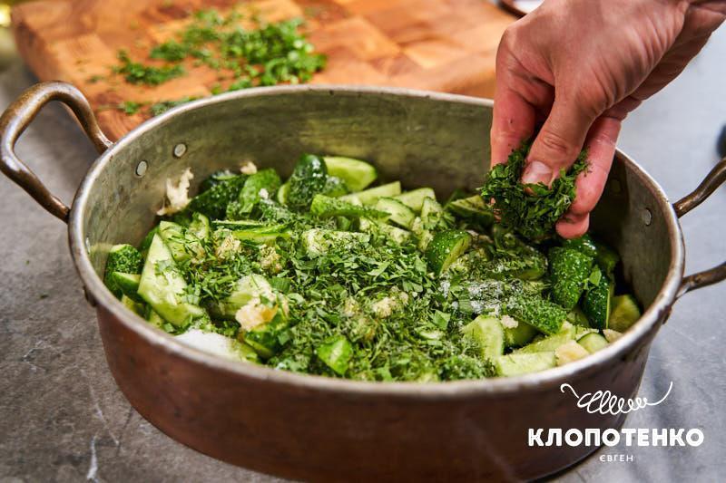 Салат з огірків на зиму без стерилізації