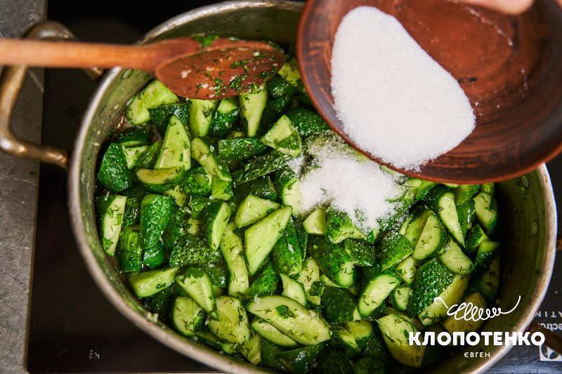 Салат з огірків на зиму без стерилізації