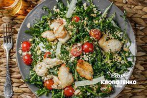 Салат з курки і руколи