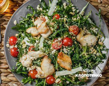 Салат з курки і руколи