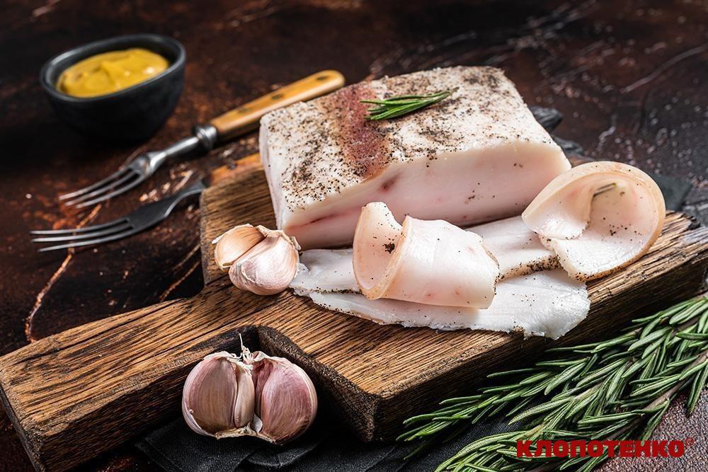 Як засолити сало зі спеціями