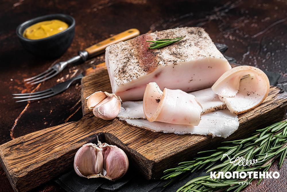 Як засолити сало з приправами