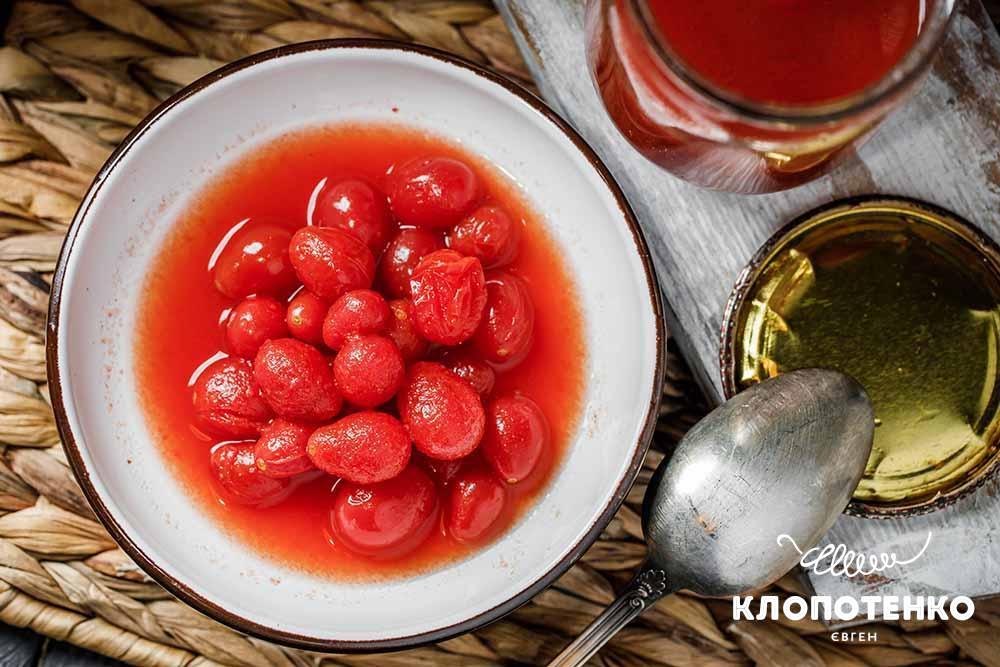 Томати у власному соці