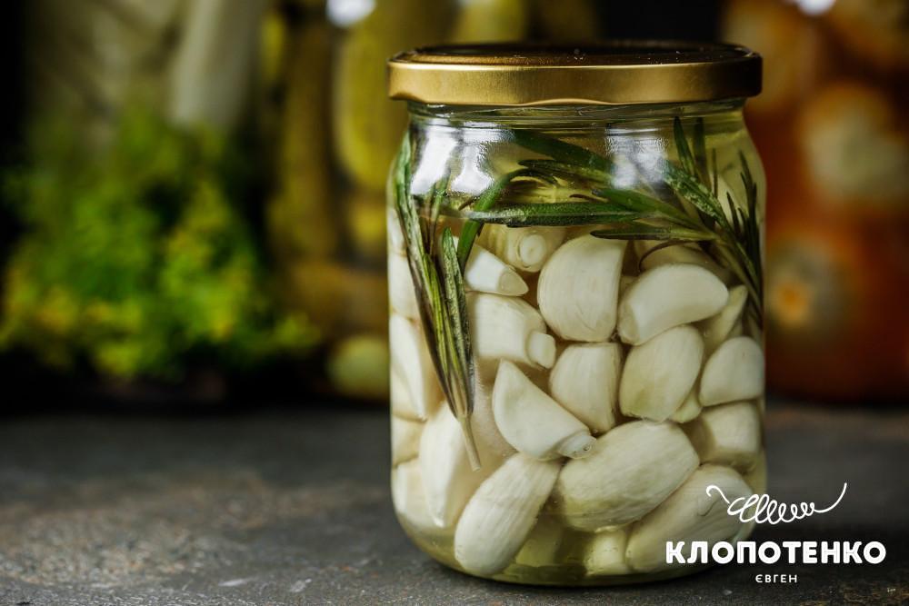 Маринований часник на зиму