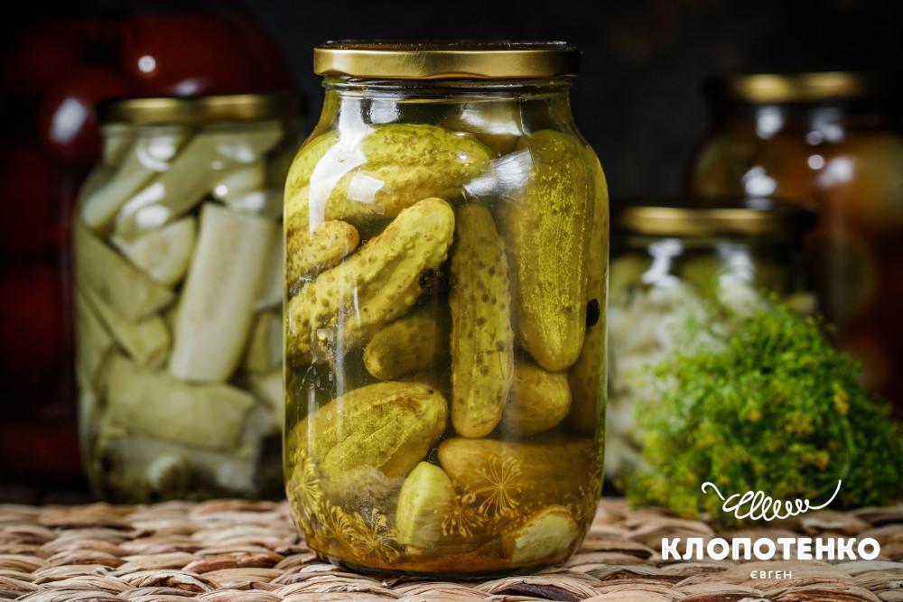 огірки з куркумою на зиму